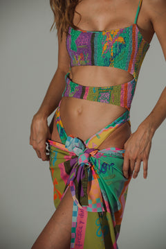 Malambito Cover Up MOKANÁ: Long versatile pareo and beach wrap made in Colombia with vibrant tropical prints.